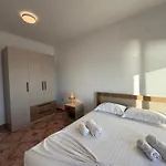 Aparthotel Heming-way Durres