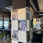 Heming-way Aparthotel 3*