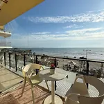 Heming-way Aparthotel 3*