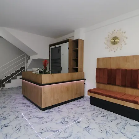 Heming-way * Durrës