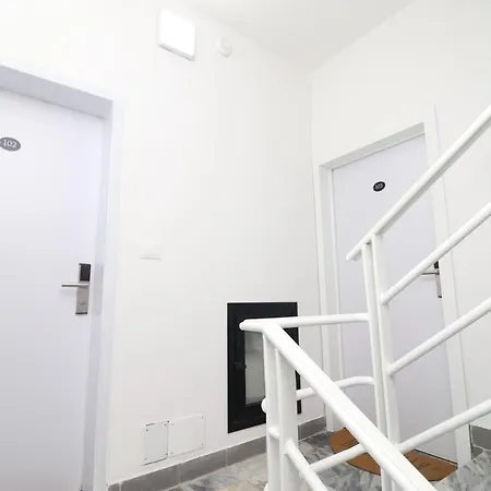 公寓式酒店 Heming-way