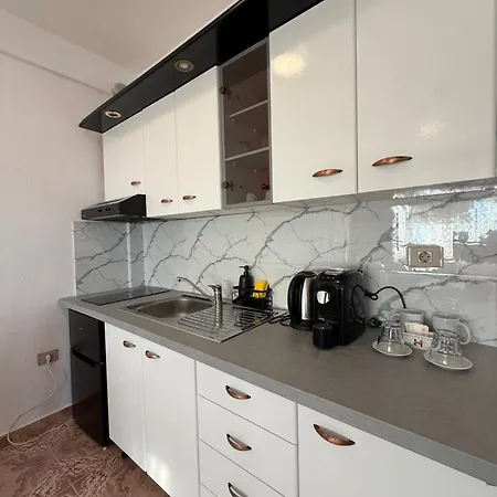 Heming-way Durrës