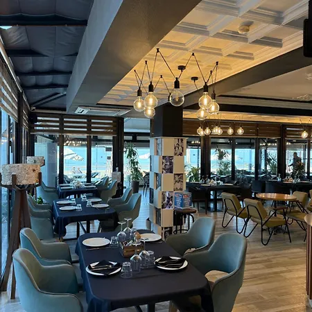 Heming-way Apartahotel 3*