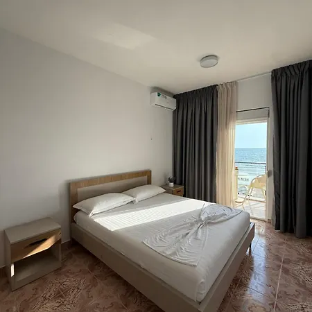Heming-way Apartahotel 3*