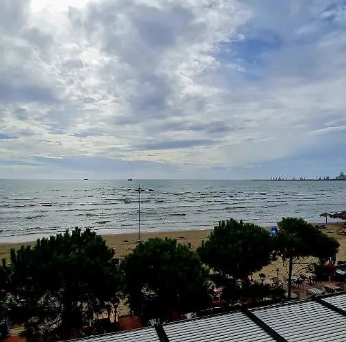 Heming-way Aparthotel Durres