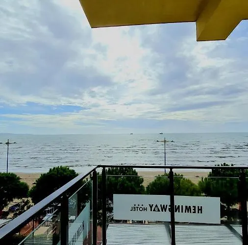 Aparthotel Heming-way 3*