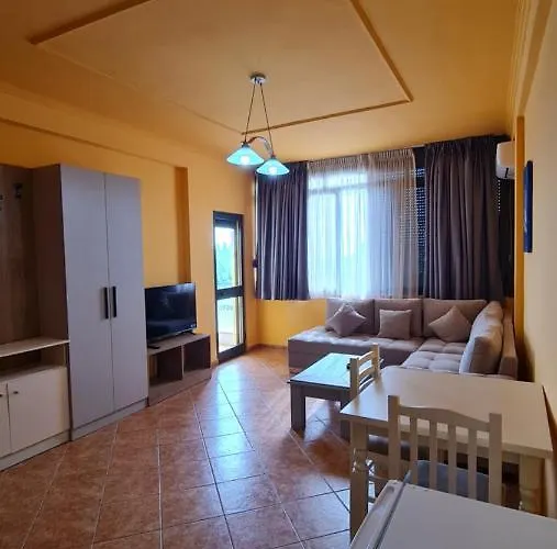 Heming-way Aparthotel 3*